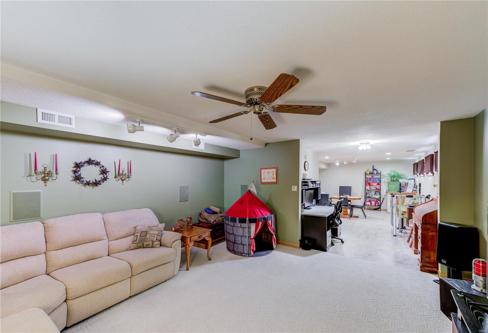 Shelley Manor 02 - Residential