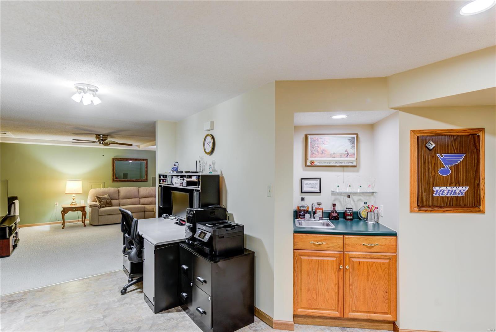 Shelley Manor 02 - Residential