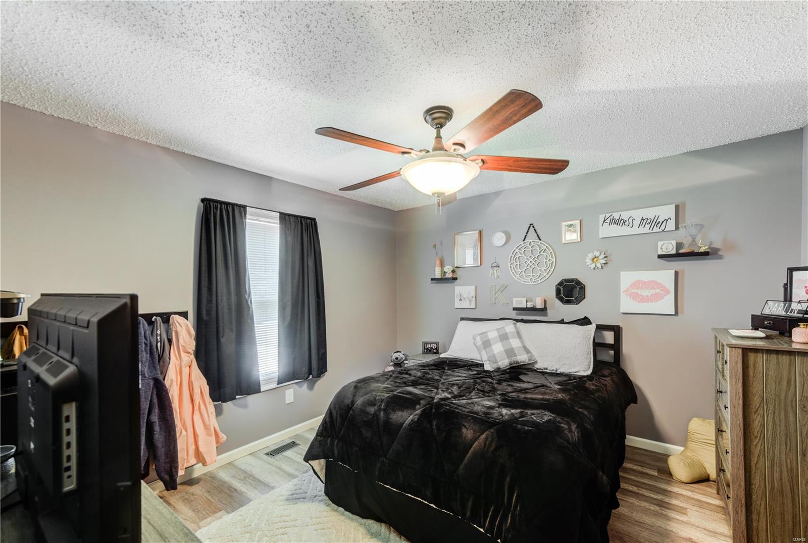 Shelley Manor 02 - Residential