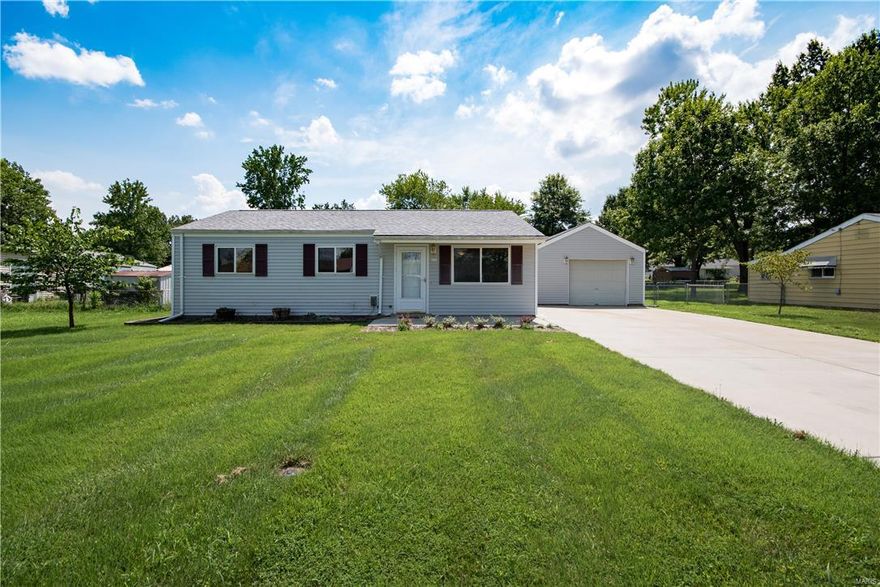 Rockwood Schools, Updated 3 bedroom ranch in move in condition.  Large fenced yard, oversized heated garage, new concrete driveway, new storage building, newer roof, windows, storm doors, brand new bath.