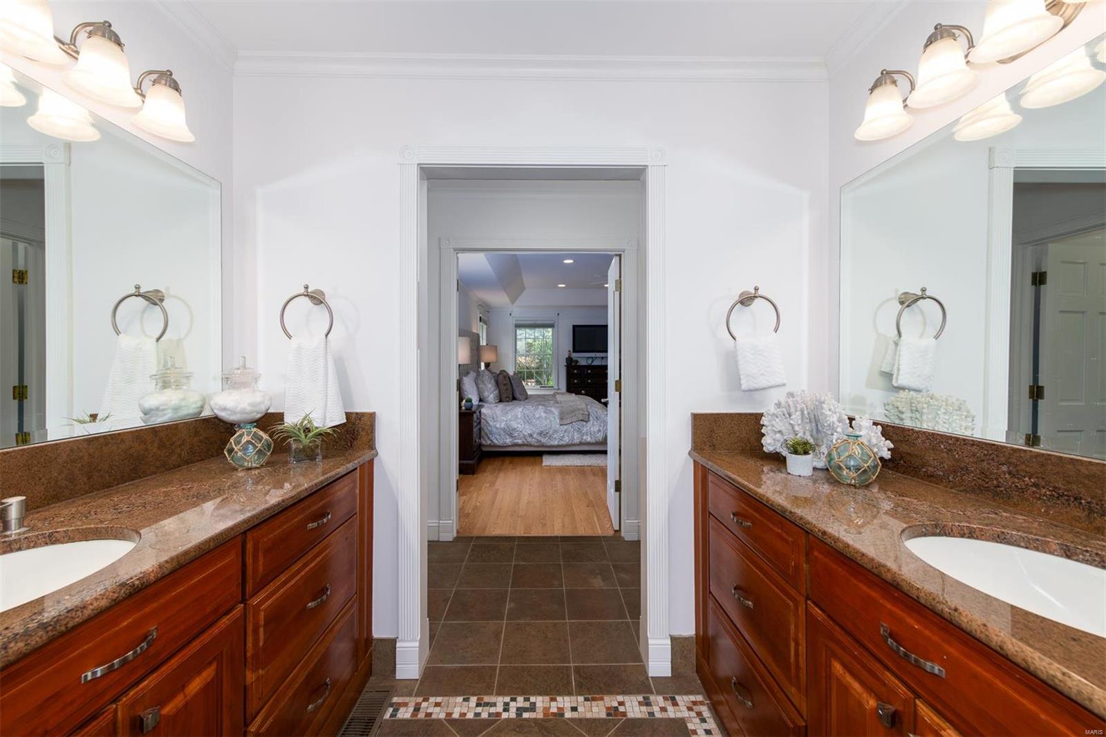 Ladue Estates - Residential