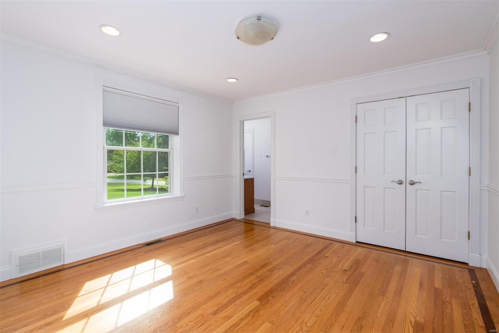 Ladue Estates - Residential