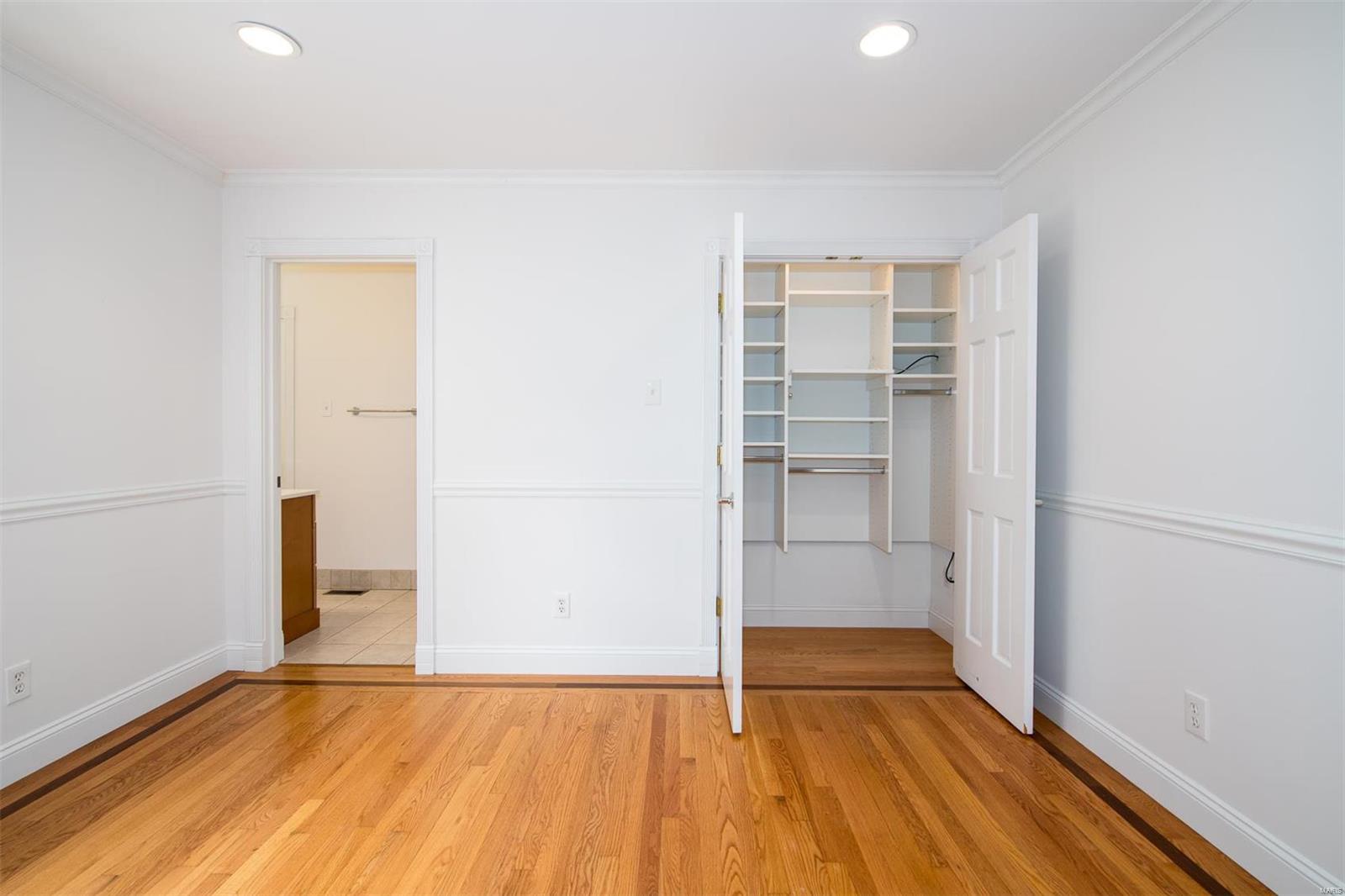 Ladue Estates - Residential