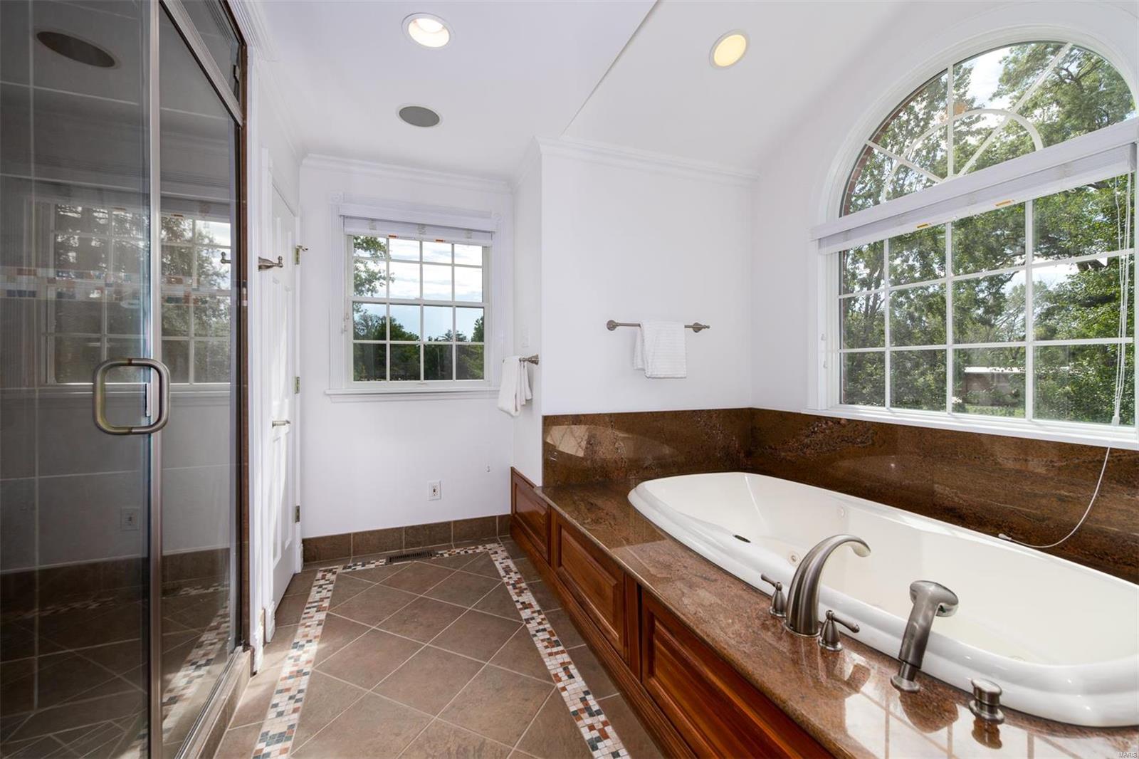 Ladue Estates - Residential