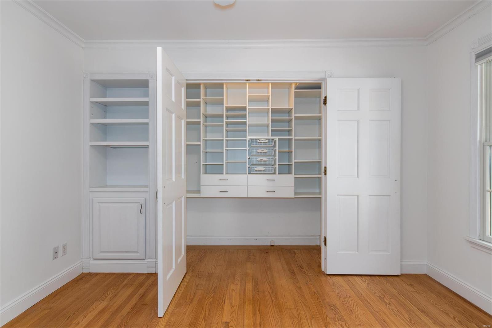 Ladue Estates - Residential