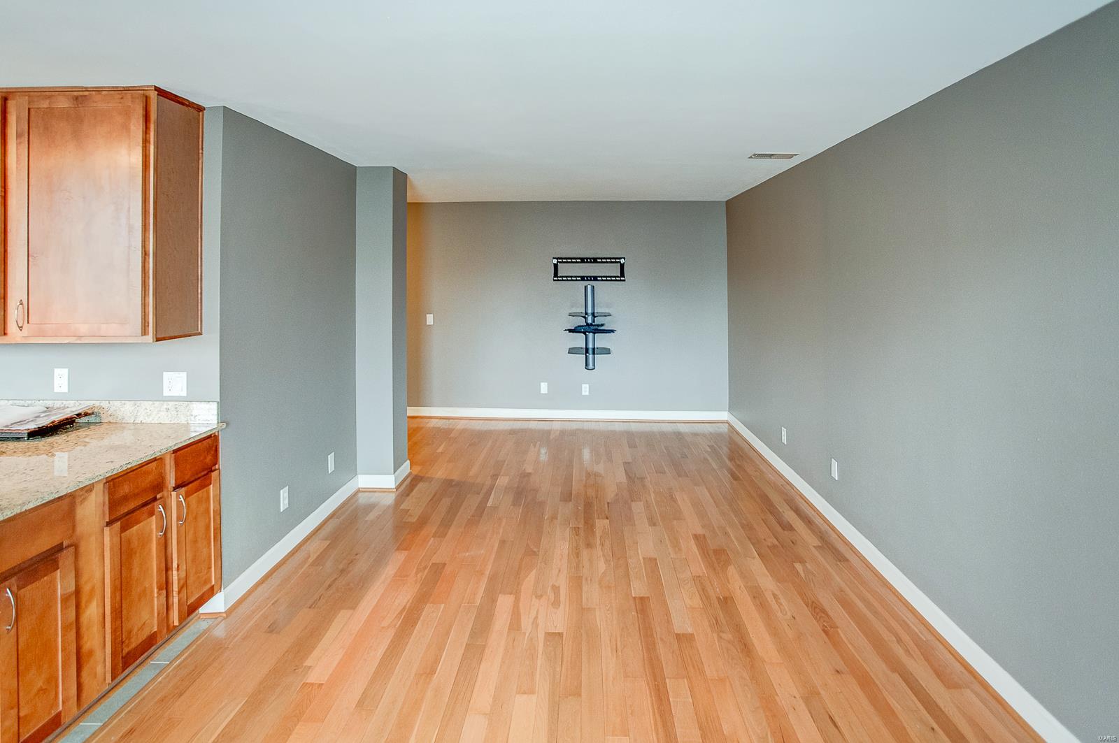 Pershing Ave Condo - Residential