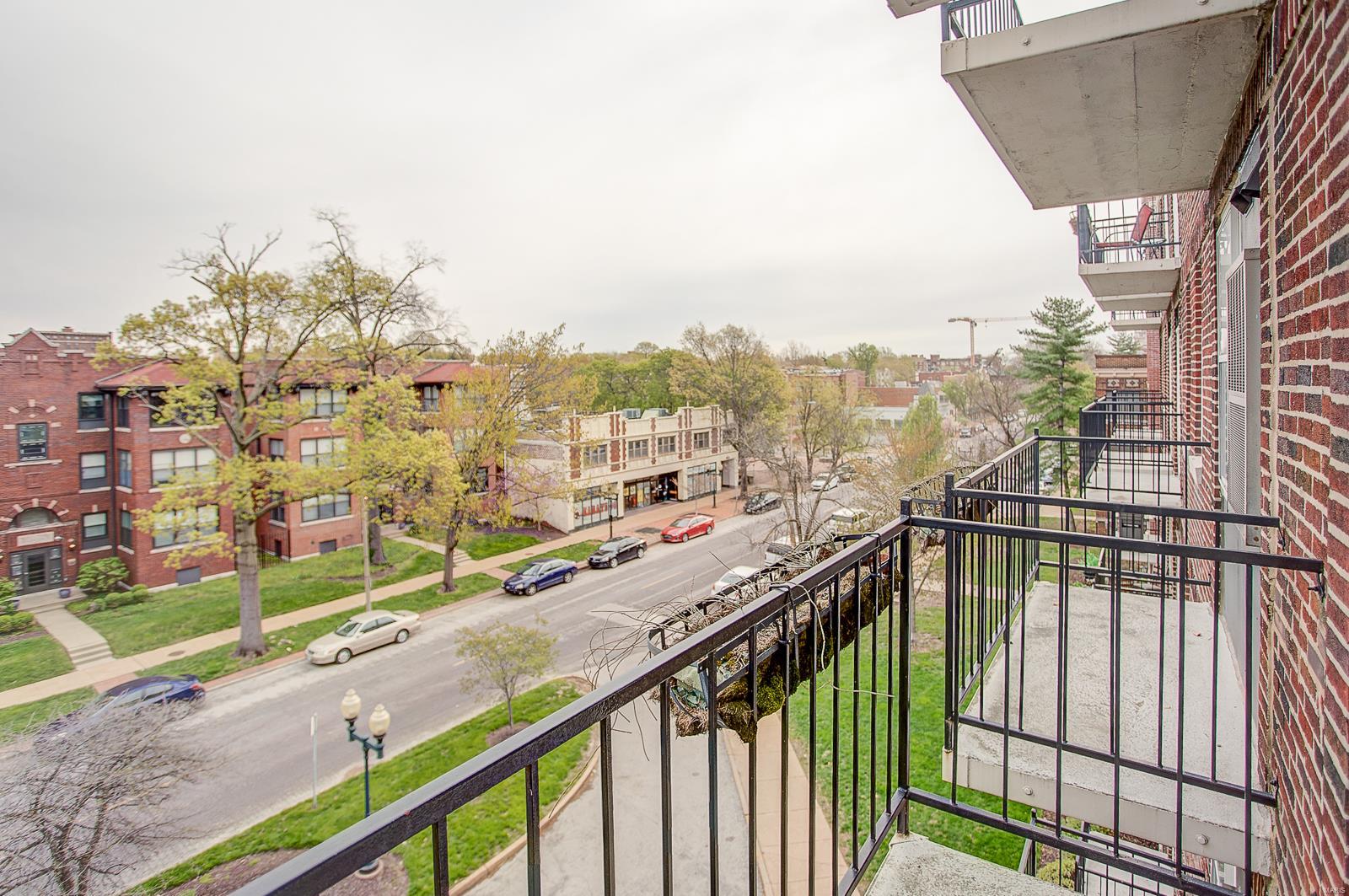 Pershing Ave Condo - Residential