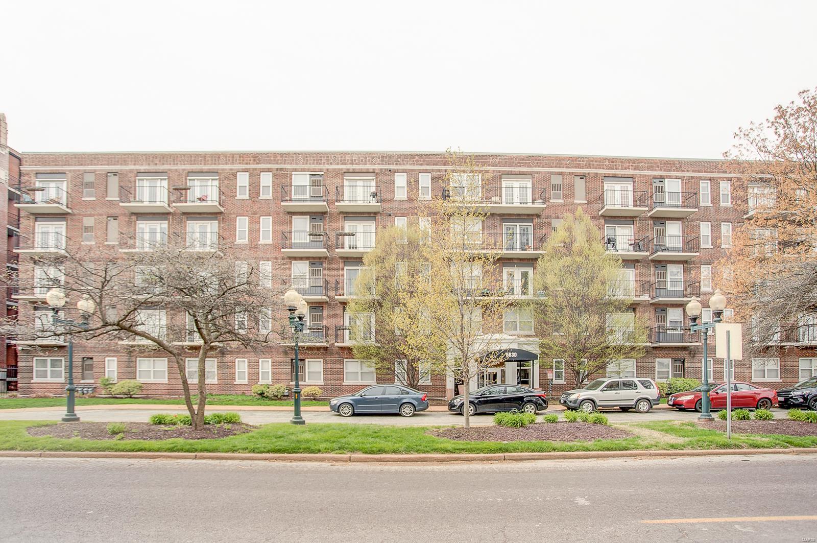 Pershing Ave Condo - Residential