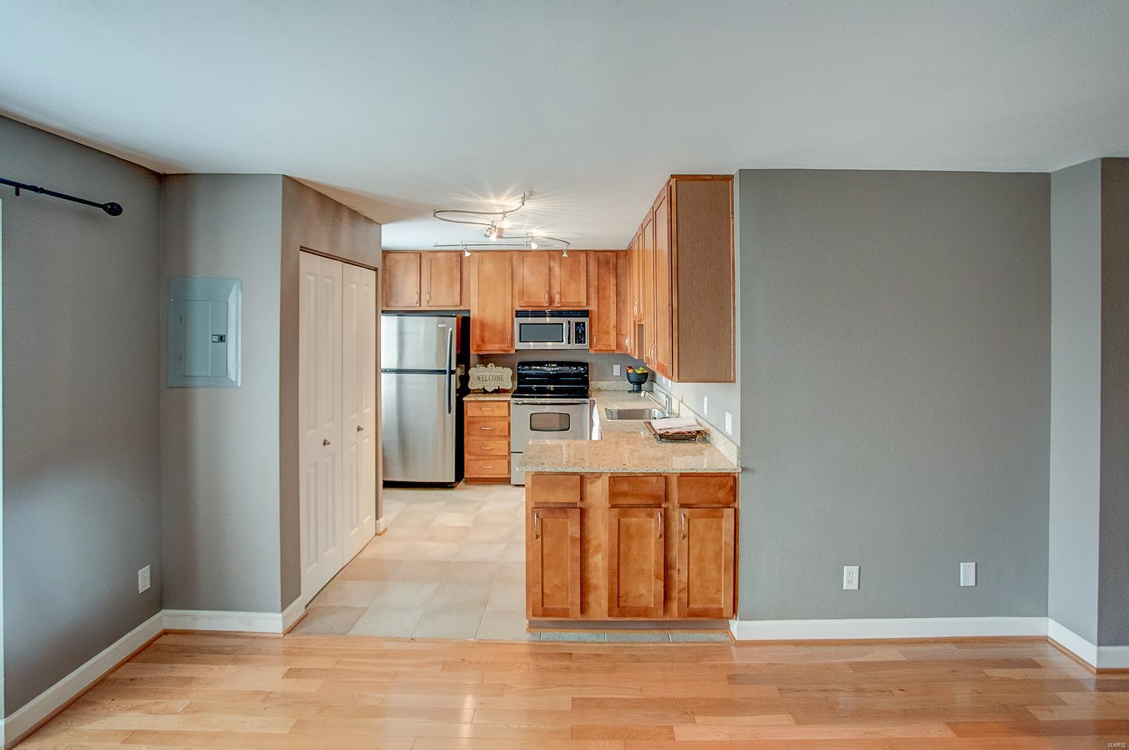 Pershing Ave Condo - Residential