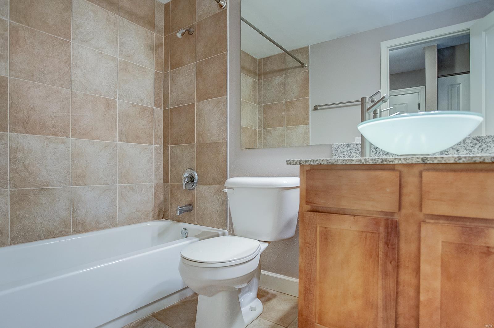 Pershing Ave Condo - Residential