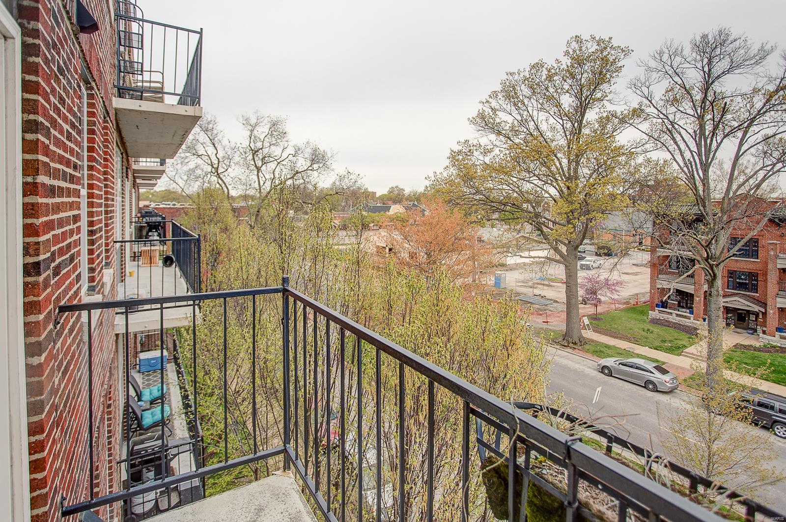 Pershing Ave Condo - Residential