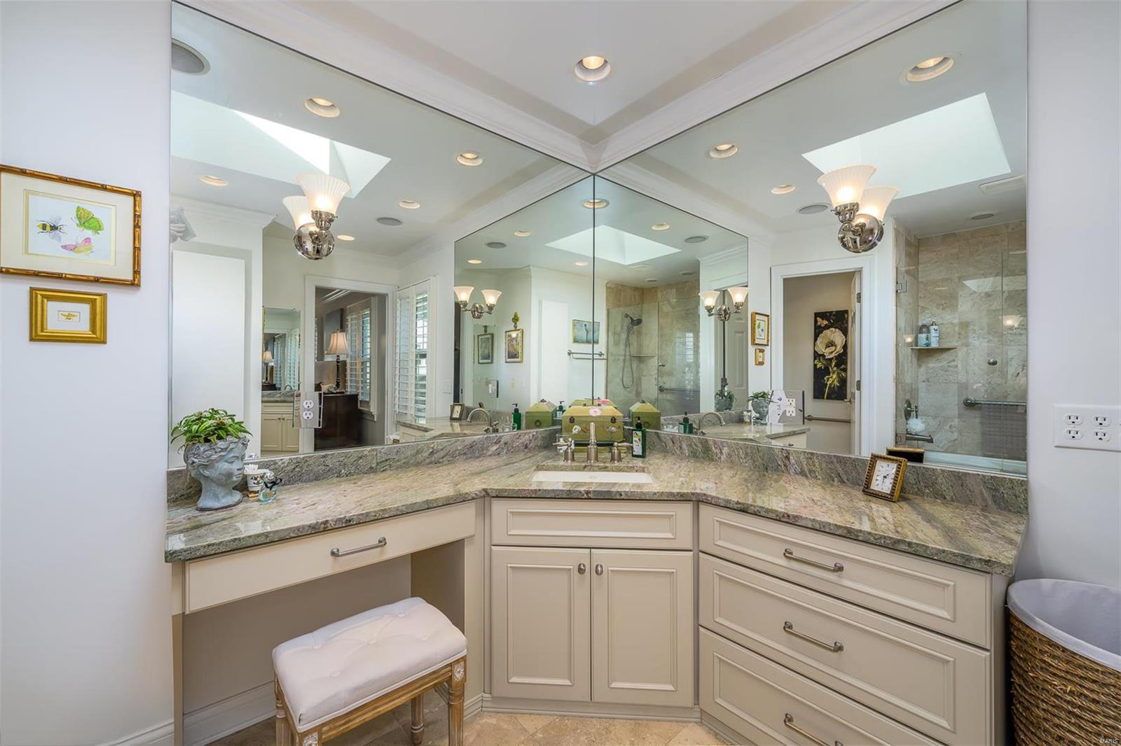 St Louis, Missouri 63122, United States, 3 Bedrooms Bedrooms, ,2 BathroomsBathrooms,Residential,Coming Soon,85405