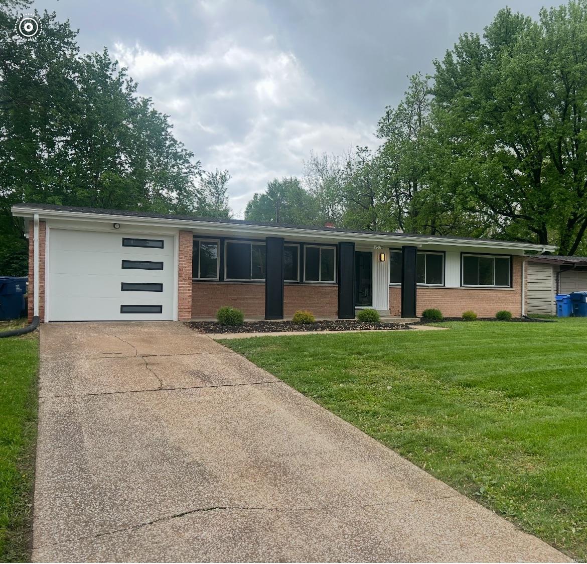 Florissant, Missouri 63033, United States, 3 Bedrooms Bedrooms, ,2 BathroomsBathrooms,Residential,Pending,123915