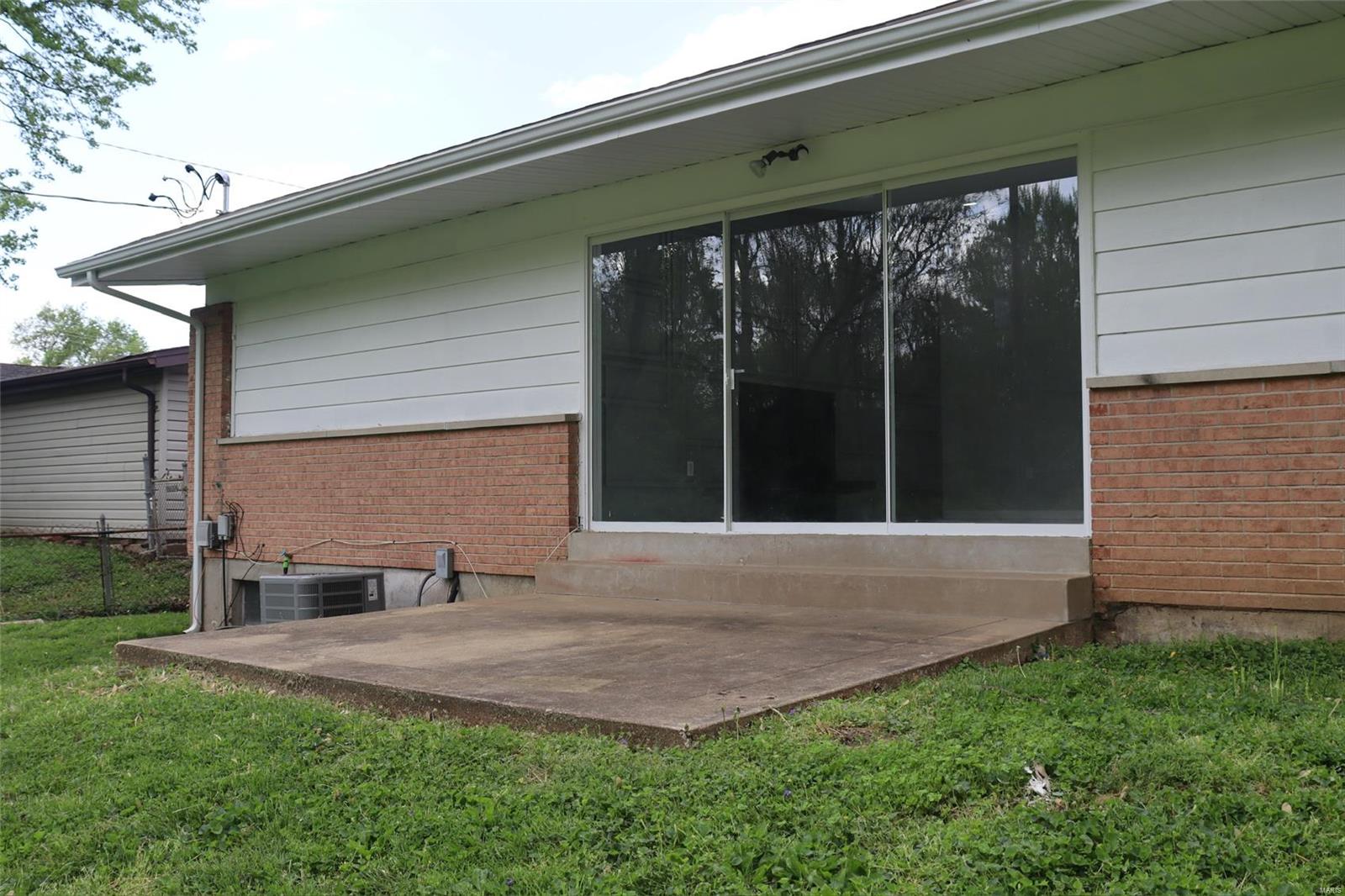 Florissant, Missouri 63033, United States, 3 Bedrooms Bedrooms, ,2 BathroomsBathrooms,Residential,Pending,123915