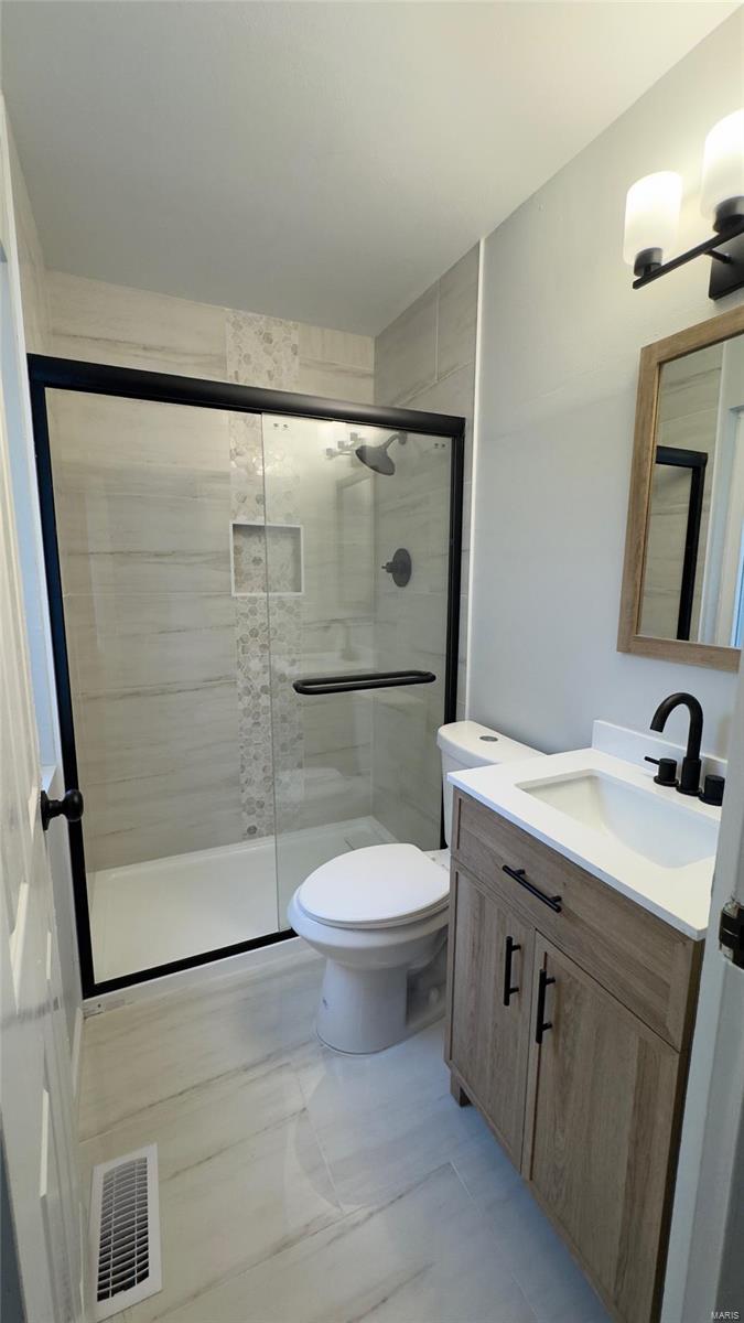 Florissant, Missouri 63033, United States, 3 Bedrooms Bedrooms, ,2 BathroomsBathrooms,Residential,Pending,123915