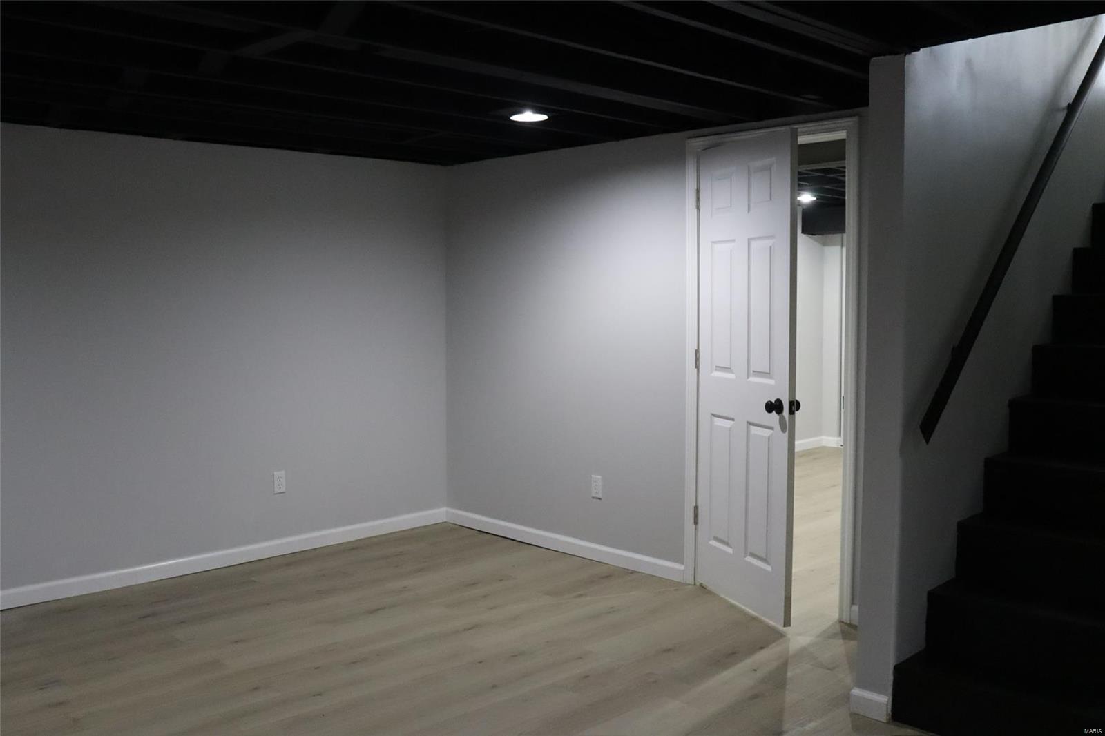 Florissant, Missouri 63033, United States, 3 Bedrooms Bedrooms, ,2 BathroomsBathrooms,Residential,Pending,123915