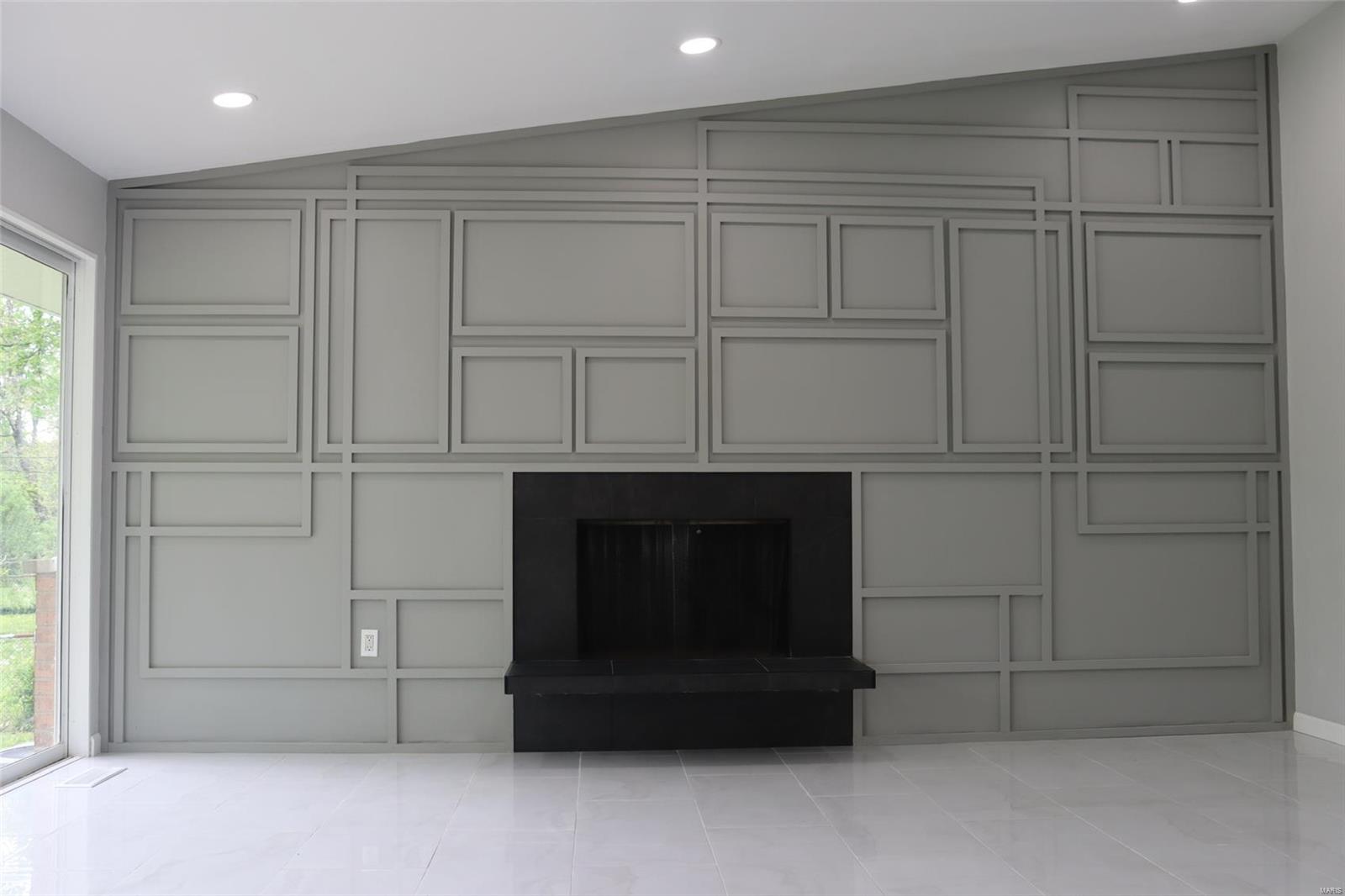 Florissant, Missouri 63033, United States, 3 Bedrooms Bedrooms, ,2 BathroomsBathrooms,Residential,Pending,123915