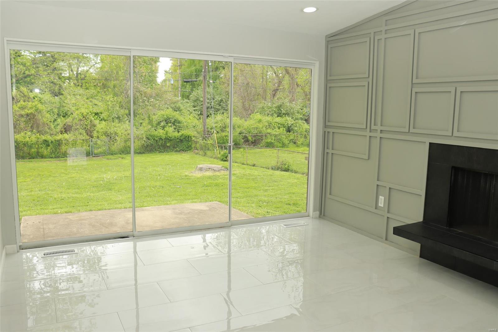 Florissant, Missouri 63033, United States, 3 Bedrooms Bedrooms, ,2 BathroomsBathrooms,Residential,Pending,123915