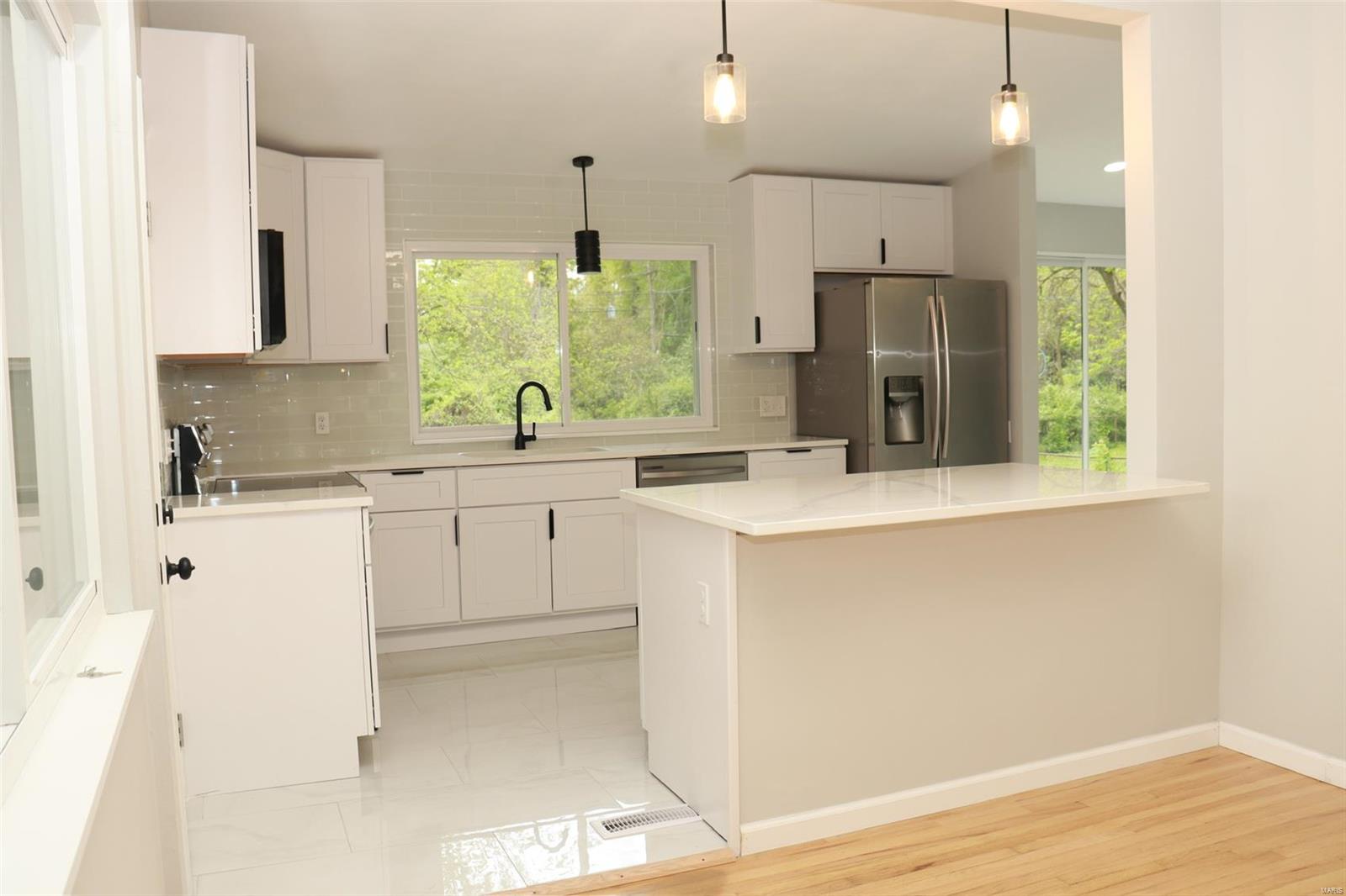 Florissant, Missouri 63033, United States, 3 Bedrooms Bedrooms, ,2 BathroomsBathrooms,Residential,Pending,123915