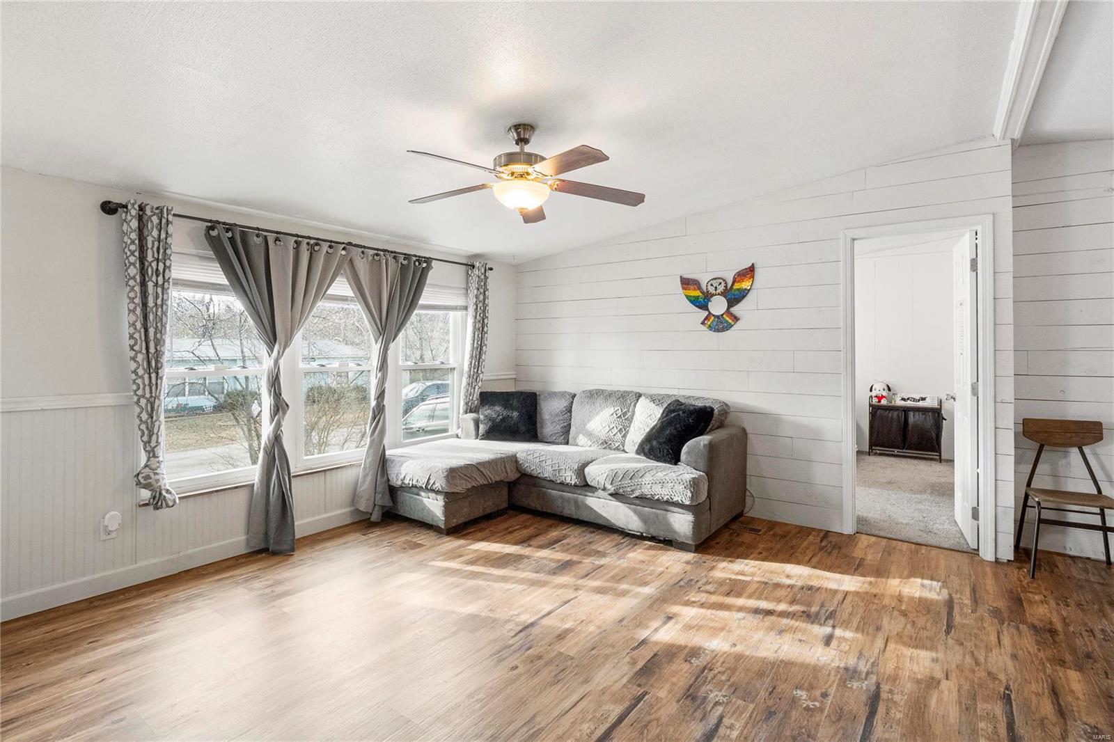 High Ridge, Missouri 63049, United States, 3 Bedrooms Bedrooms, ,2 BathroomsBathrooms,Residential,Pending,84902