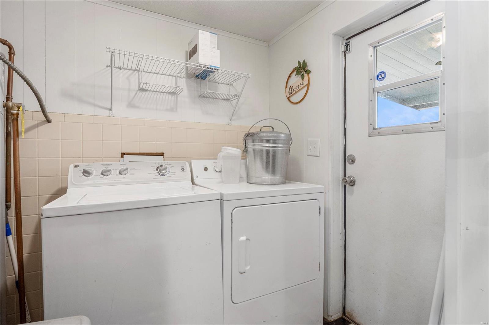 High Ridge, Missouri 63049, United States, 3 Bedrooms Bedrooms, ,2 BathroomsBathrooms,Residential,Pending,84902