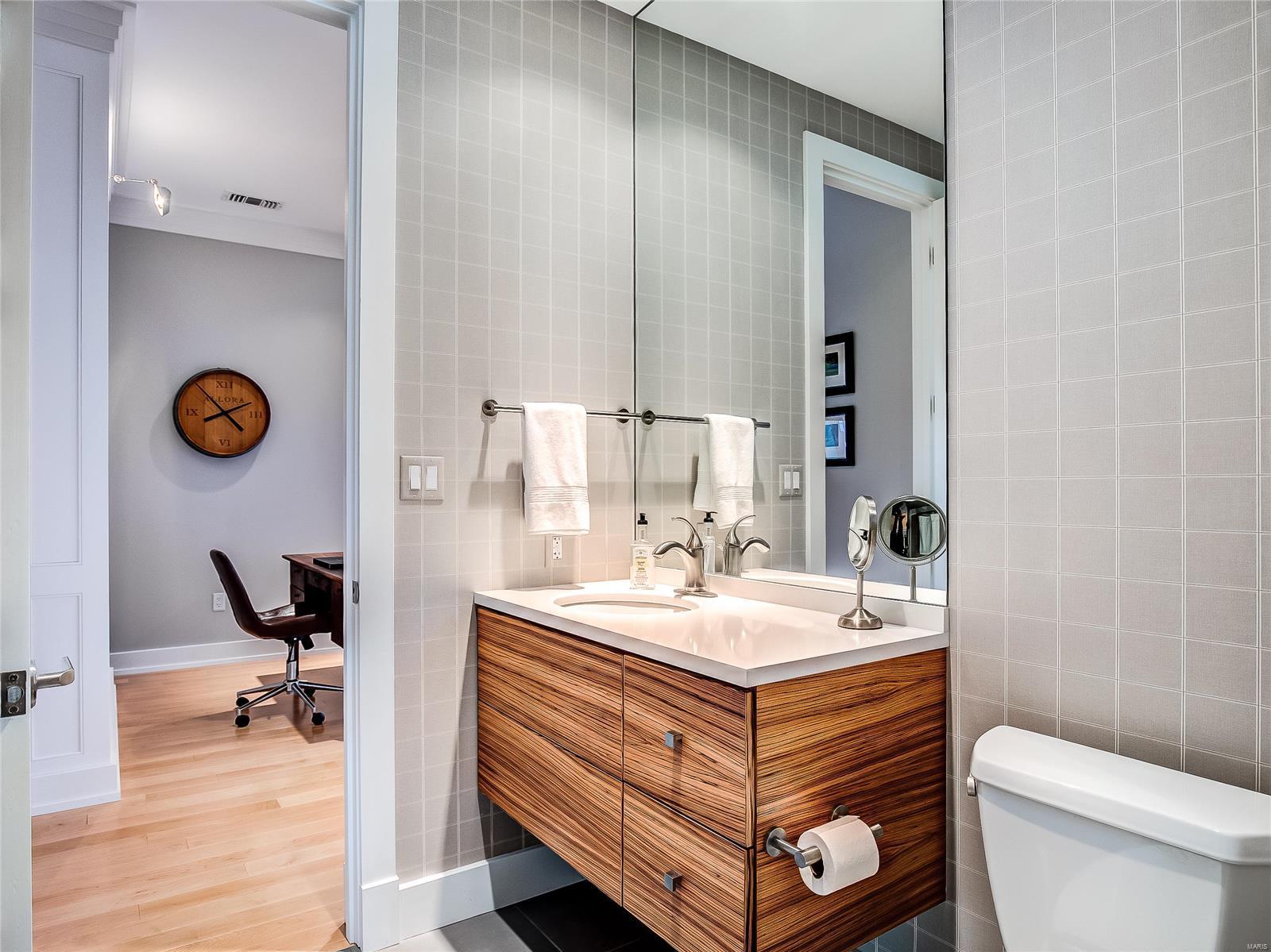 Crescent Condo - Residential