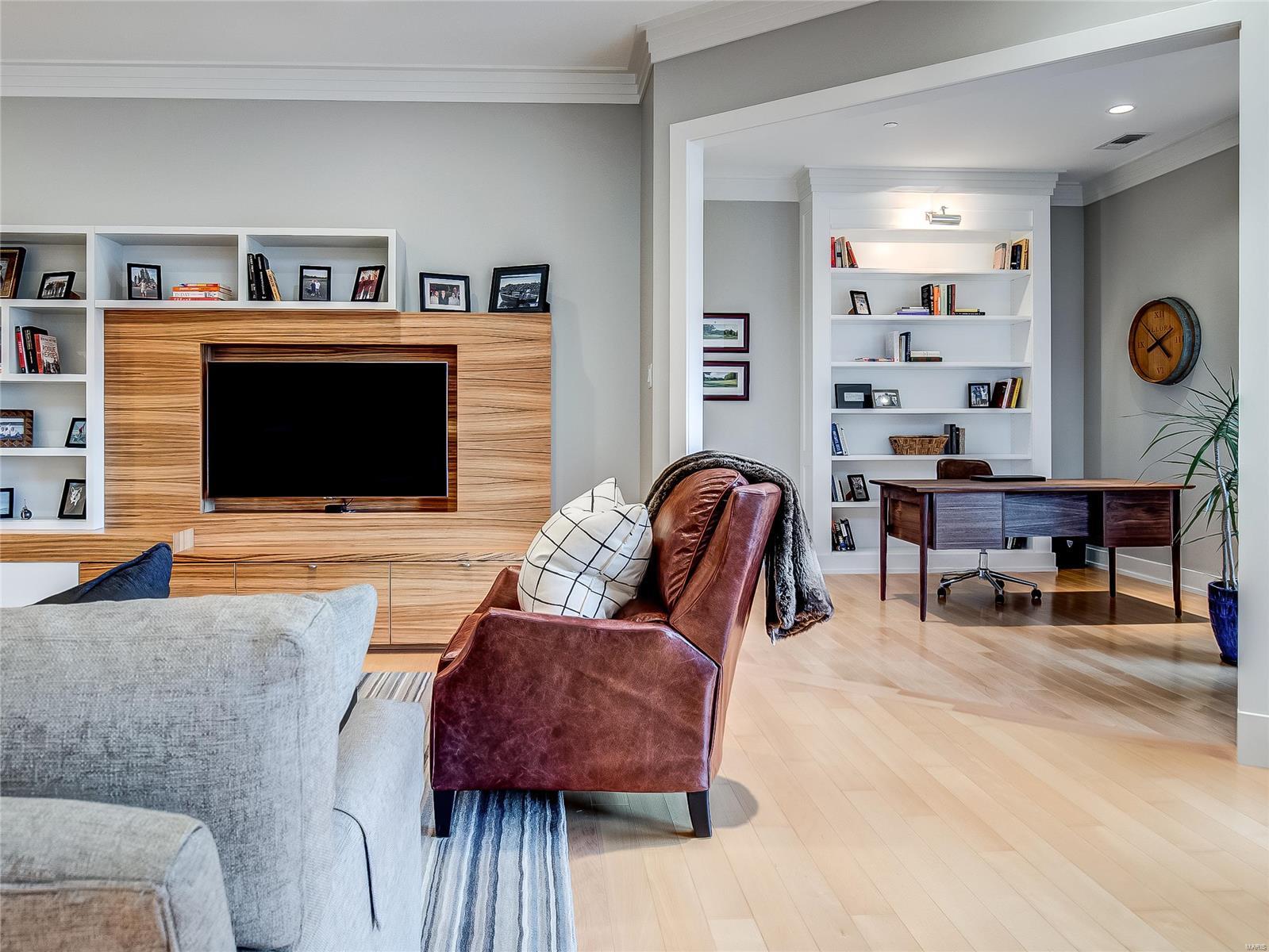 Crescent Condo - Residential