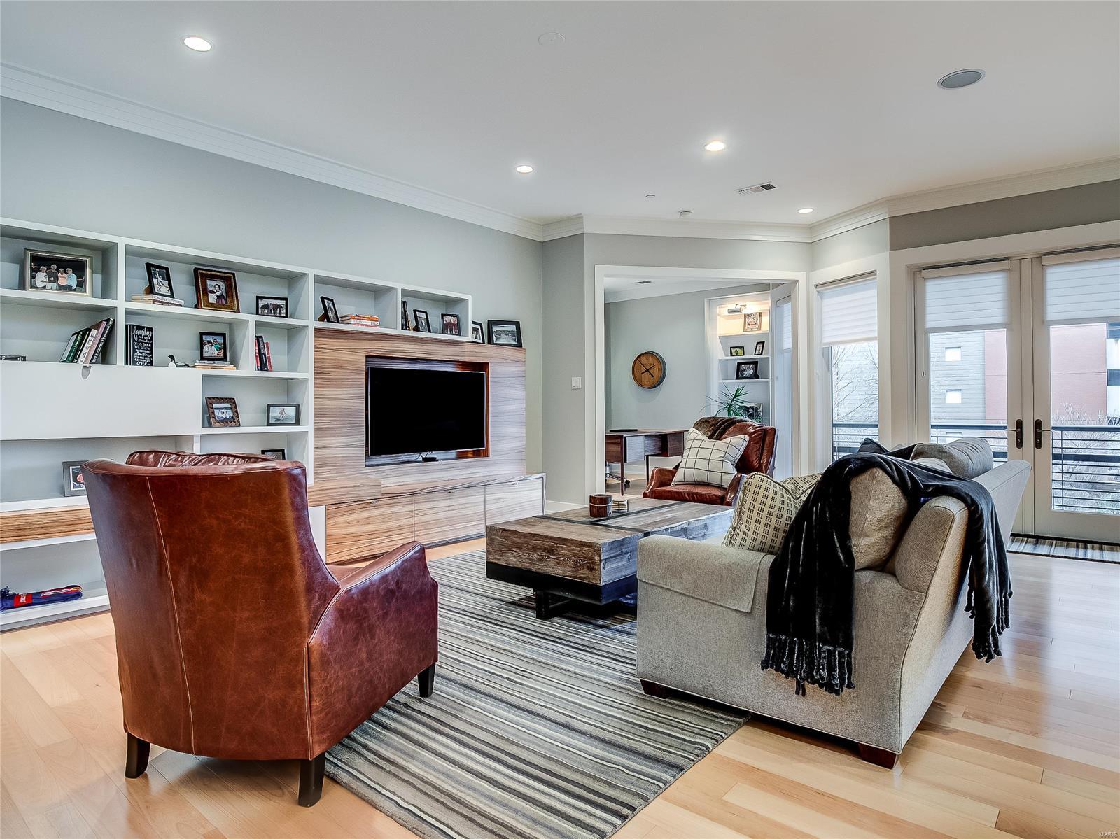 Crescent Condo - Residential