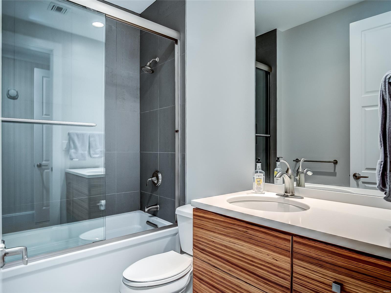 Crescent Condo - Residential