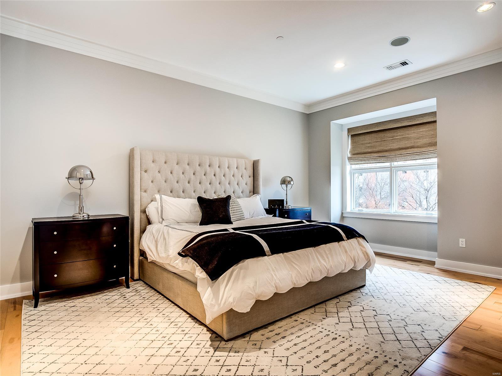 Crescent Condo - Residential