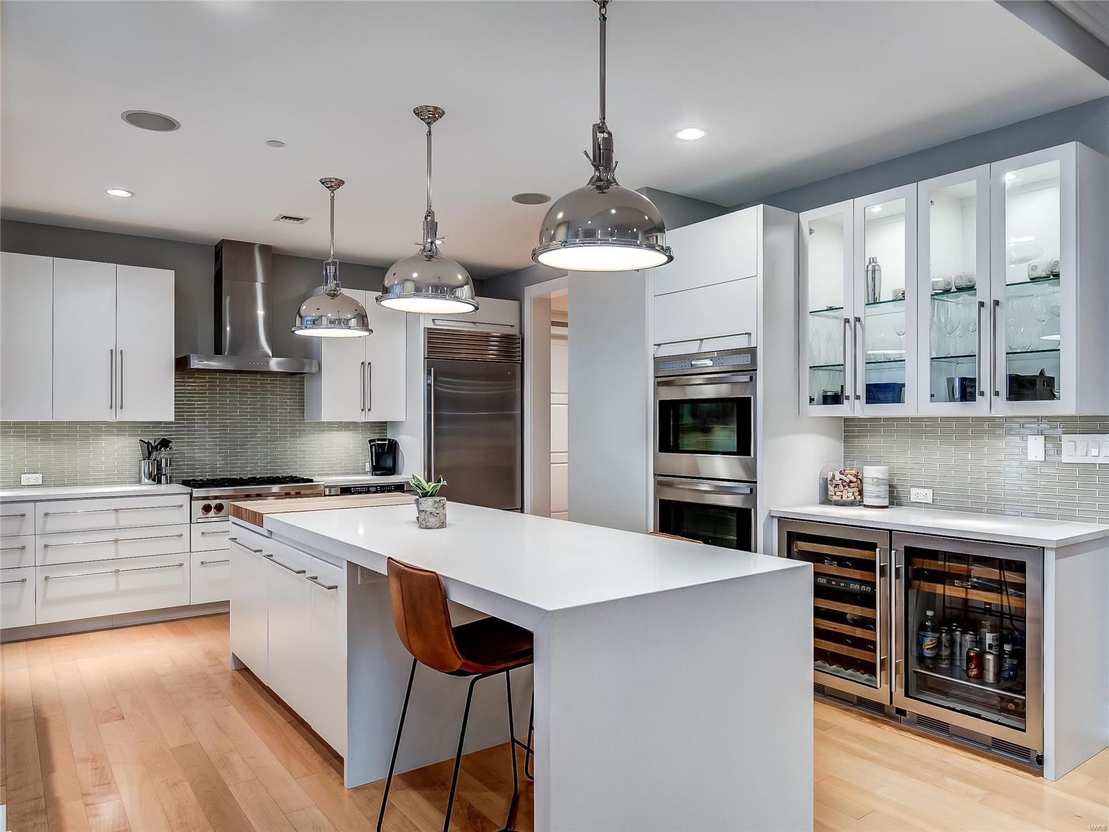 Crescent Condo - Residential