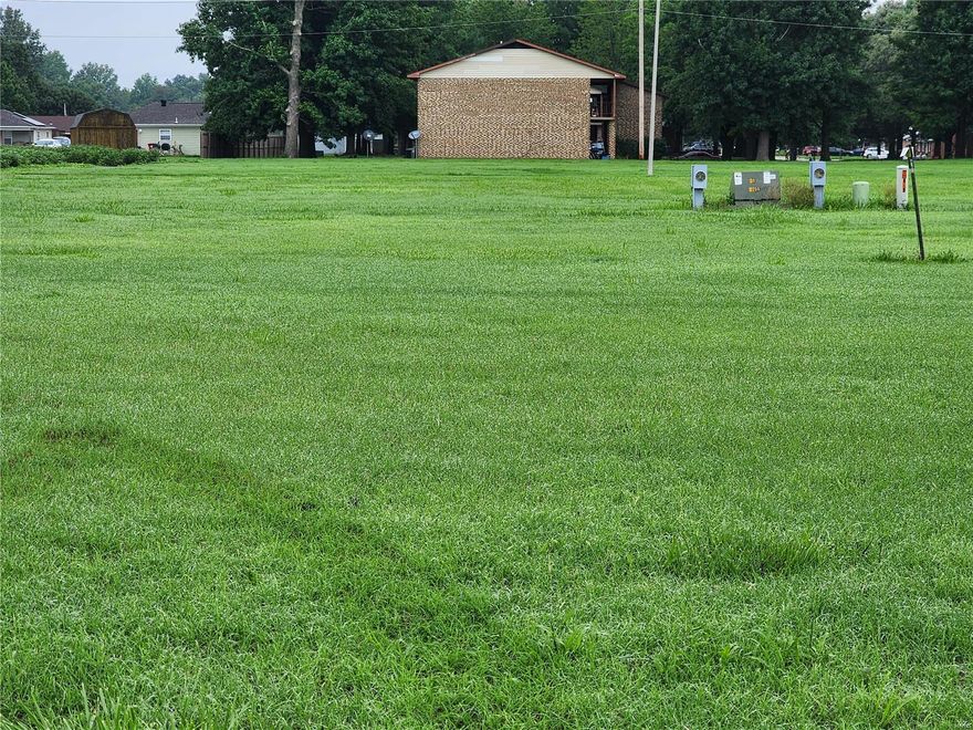 This vacant residential lot is ready for you to build on, and priced to help you get started quickly.  Covenants and restrictions are in place to help protect your investment.  Located inside Sikeston City Limits. Additional Rooms: In Platted Subdv.