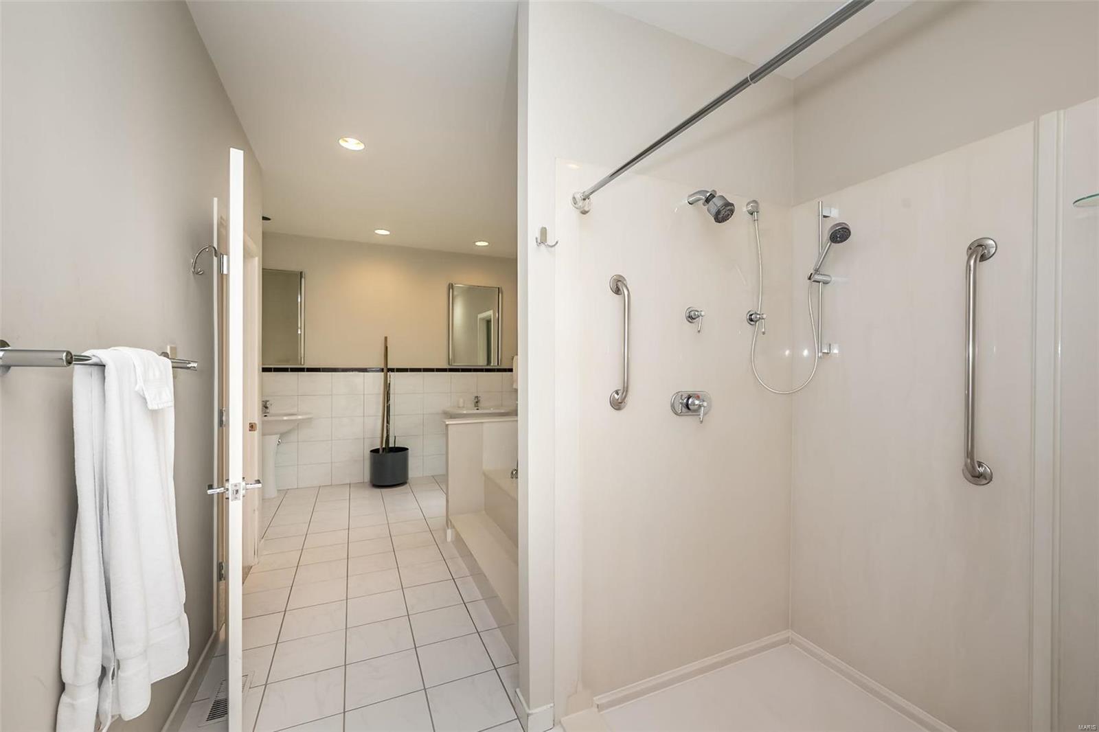 Clayton Gardens 3 - Residential