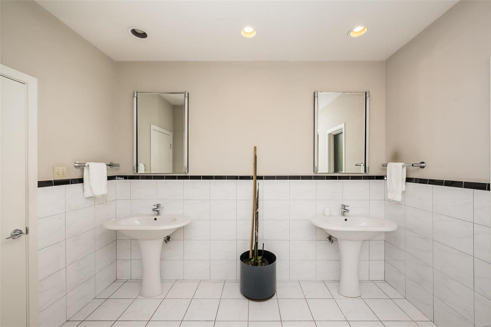 Clayton Gardens 3 - Residential