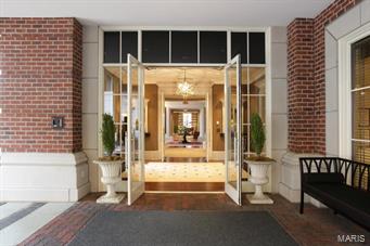 Plaza In Clayton A Condo The - Residential