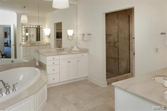 Plaza In Clayton A Condo The - Residential