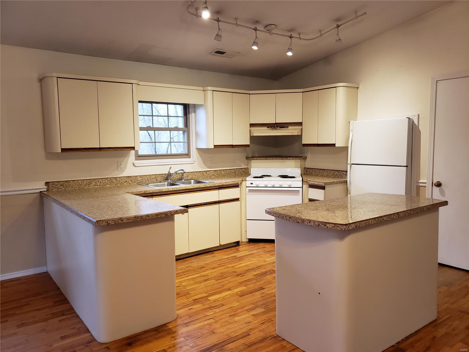 NON SUBDIVISION - Residential