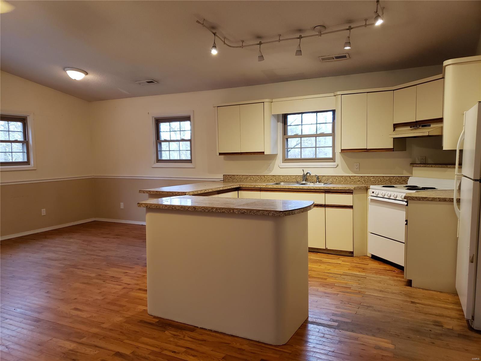 NON SUBDIVISION - Residential