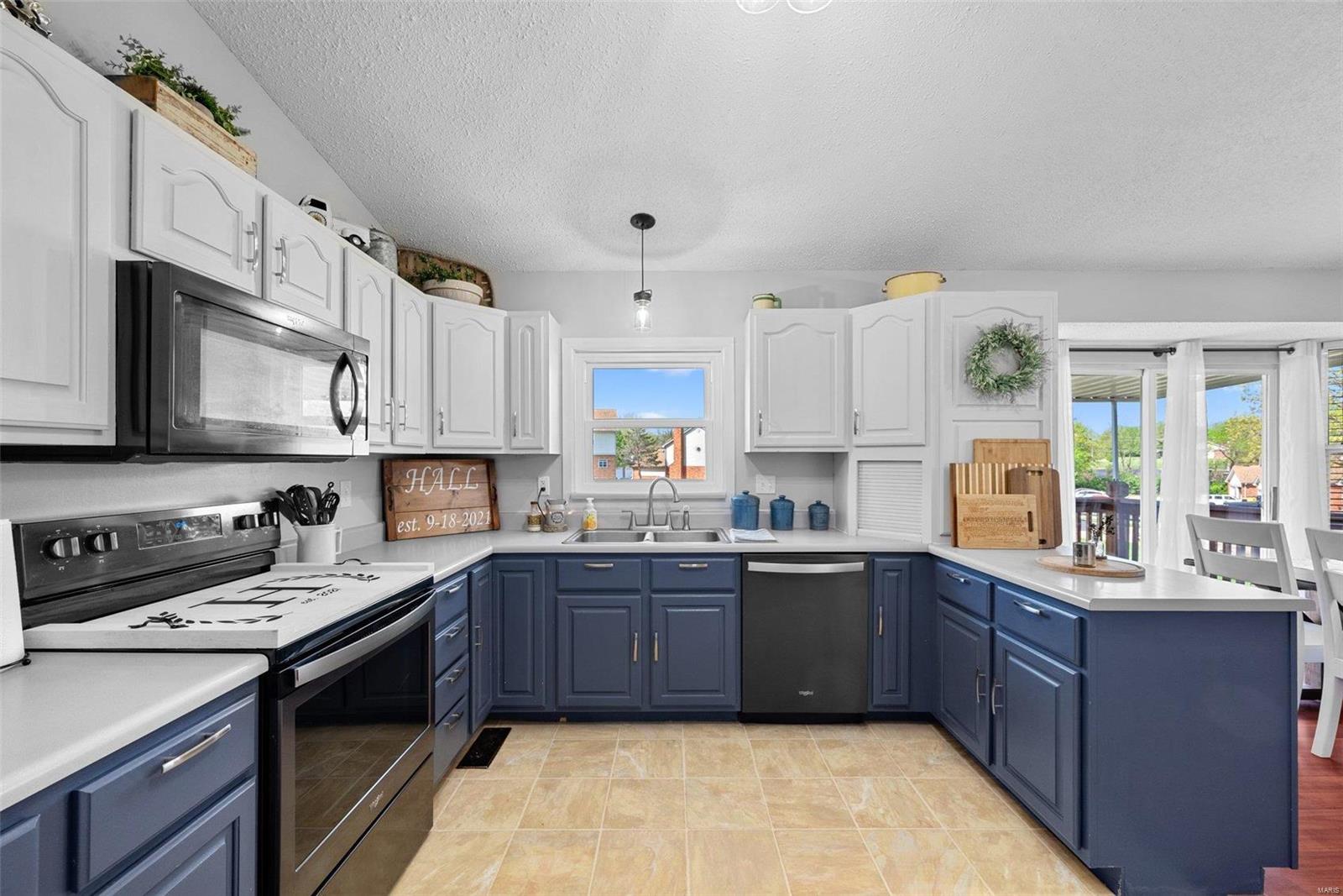 Strawberry Hill Estate - Residential