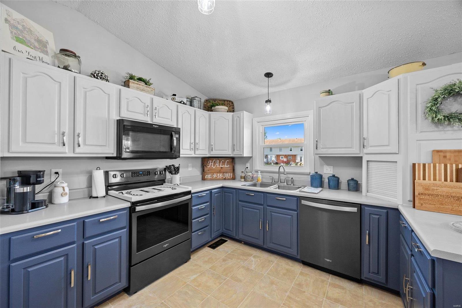 Strawberry Hill Estate - Residential