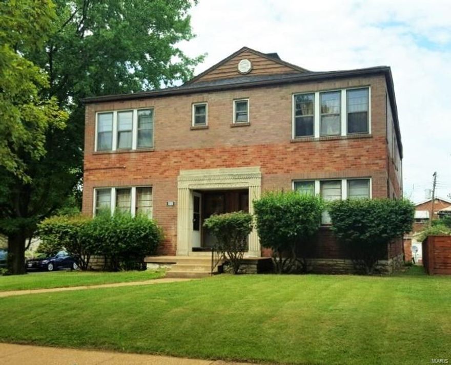 Attention Investors!! Great investment opportunity on a four family in a great neighborhood located in Historic Holly Hills. Walking distance to Carondelete Park. Each unit has enclosed back porch 8x7, some updates, central air in all units. Roof was replaced in 2007. All four units are currently rented on M2M, with rents of $500 per month. Separate washer and dryer hook ups in basement per side with storage space for tenants. There is a separate garage parking space in the back. Could be rented out for parking for additional income. Must see!!