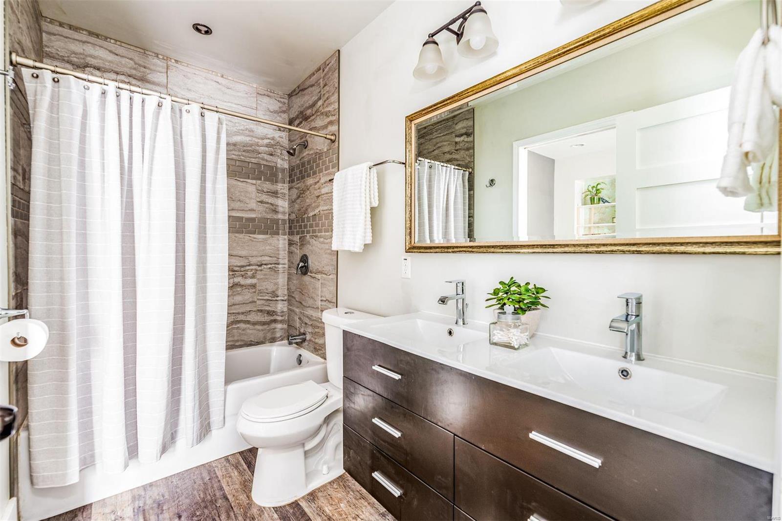 Laclede Race Course Sub - Residential