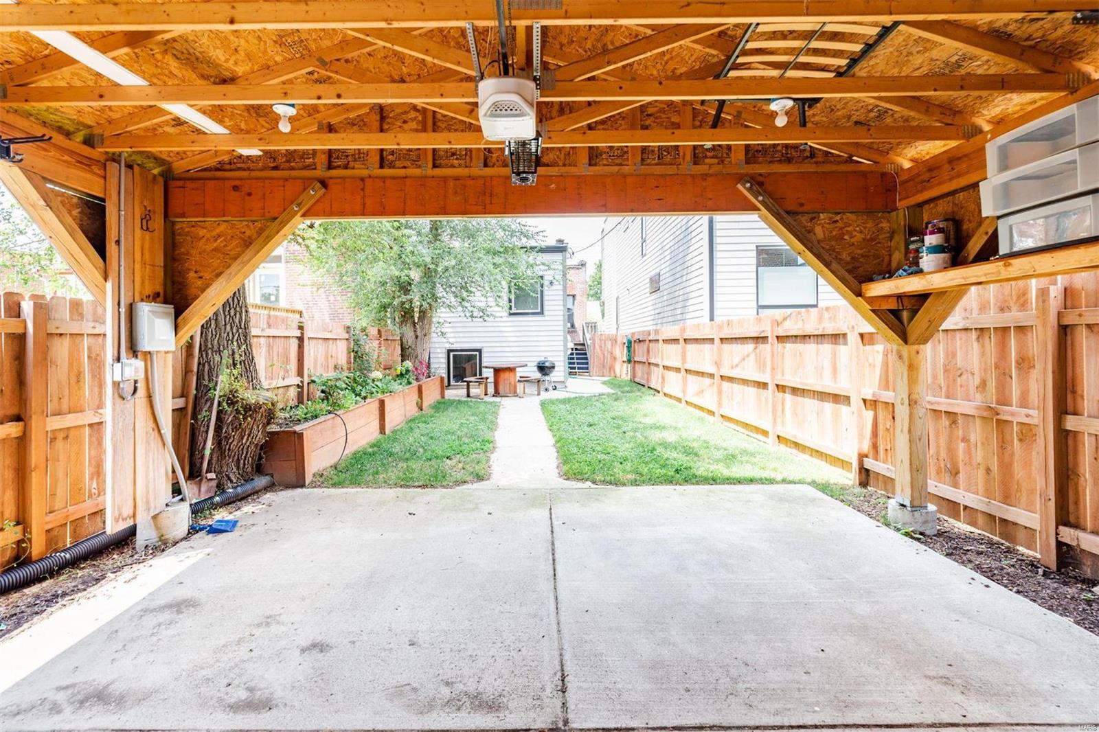 Laclede Race Course Sub - Residential