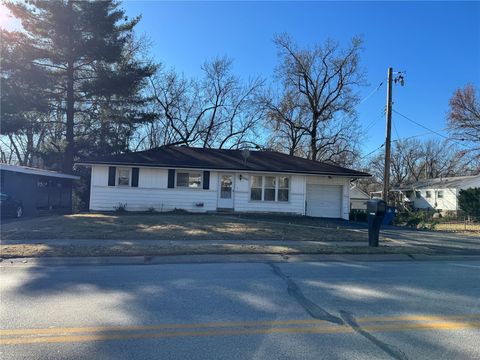 8466 Latty Avenue Hazelwood MO 63042