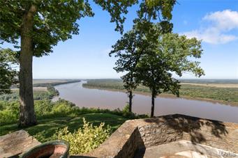 Bluffs Of St Albans - Residential