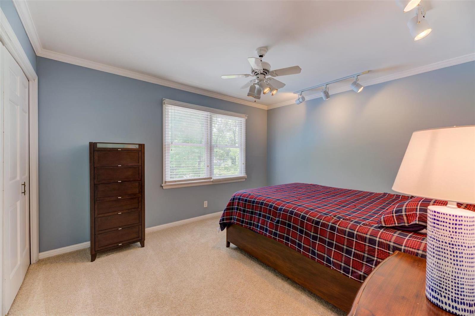 Ladue Downs - Residential