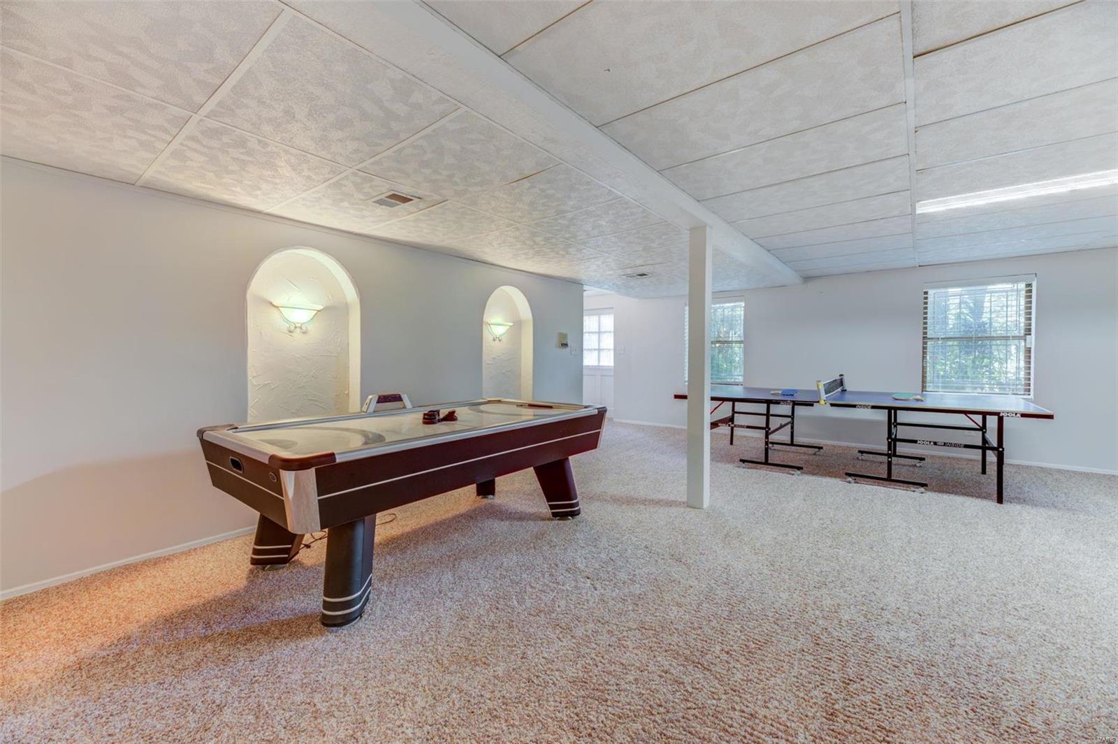 Ladue Downs - Residential