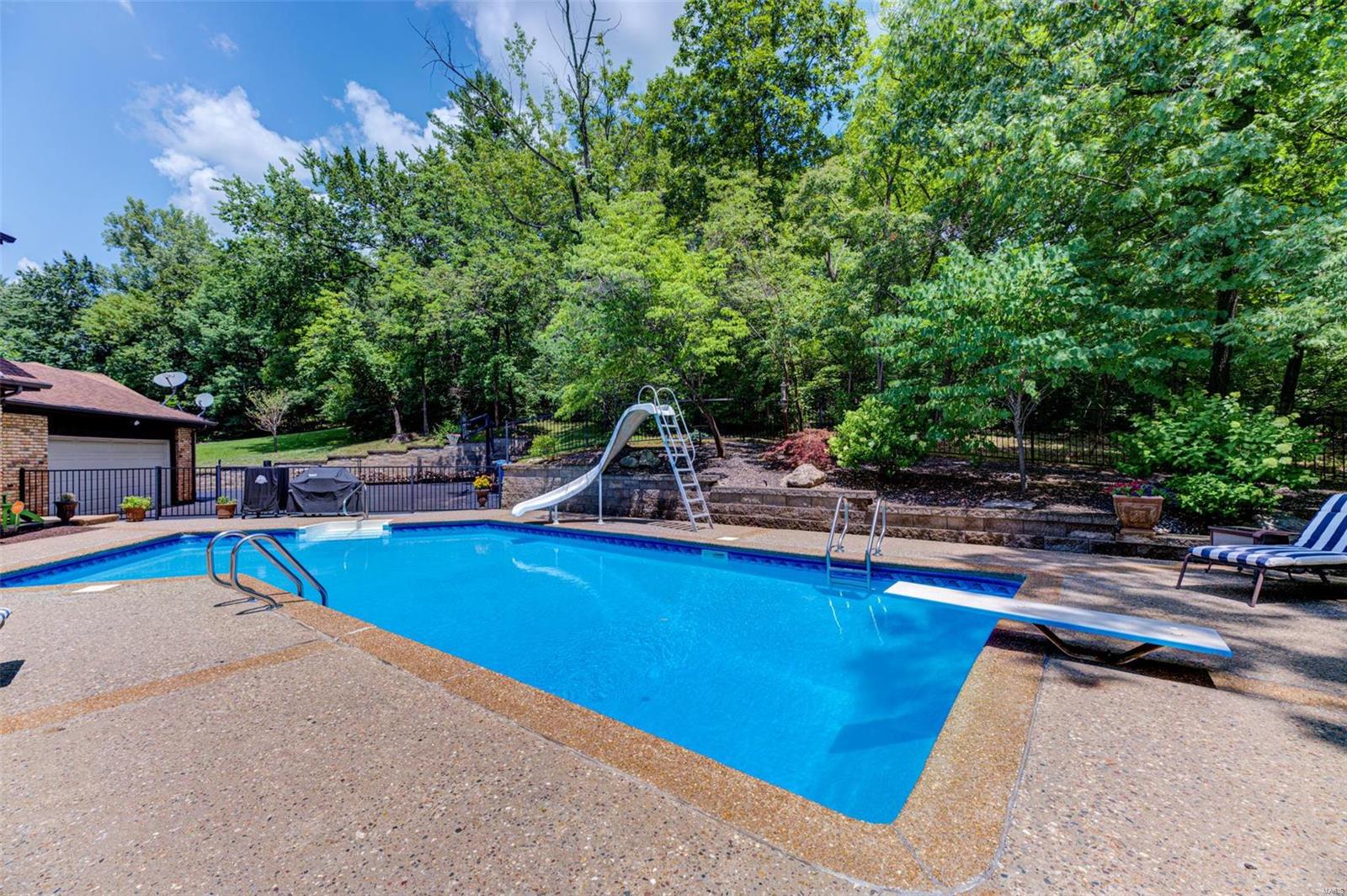 Ladue Downs - Residential