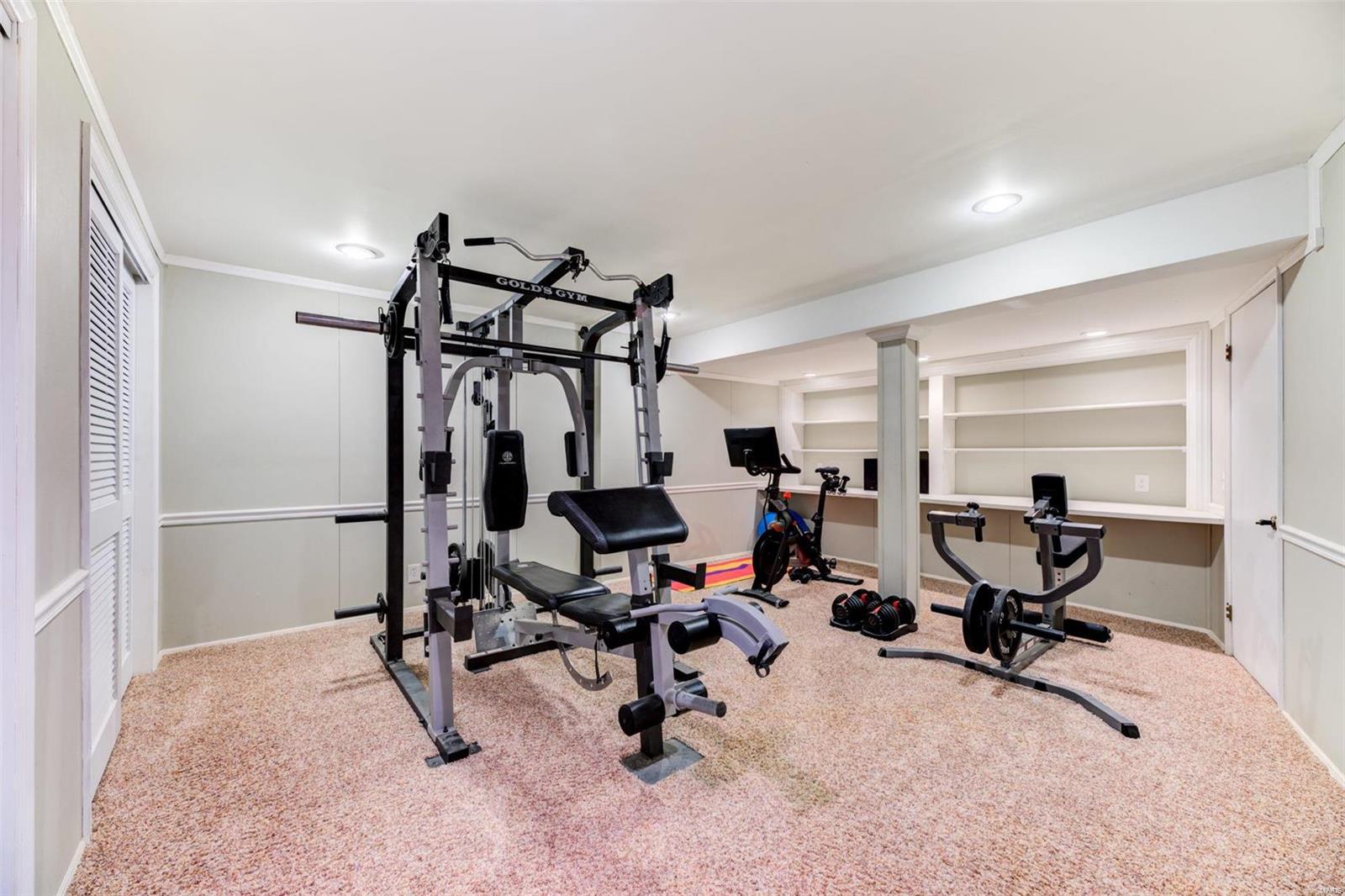 Ladue Downs - Residential