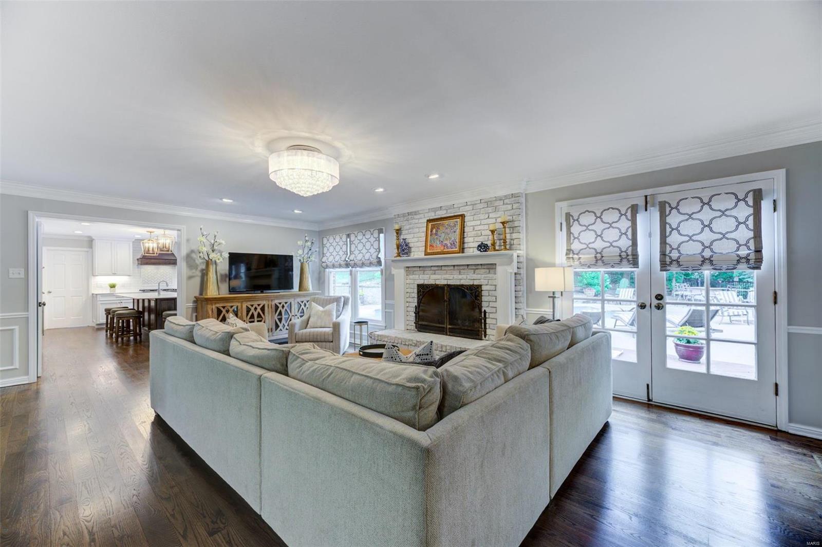 Ladue Downs - Residential